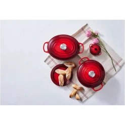 Cocotte En Fonte*LE CREUSET Cocotte en fonte Ronde 22 cm Cerise Signature