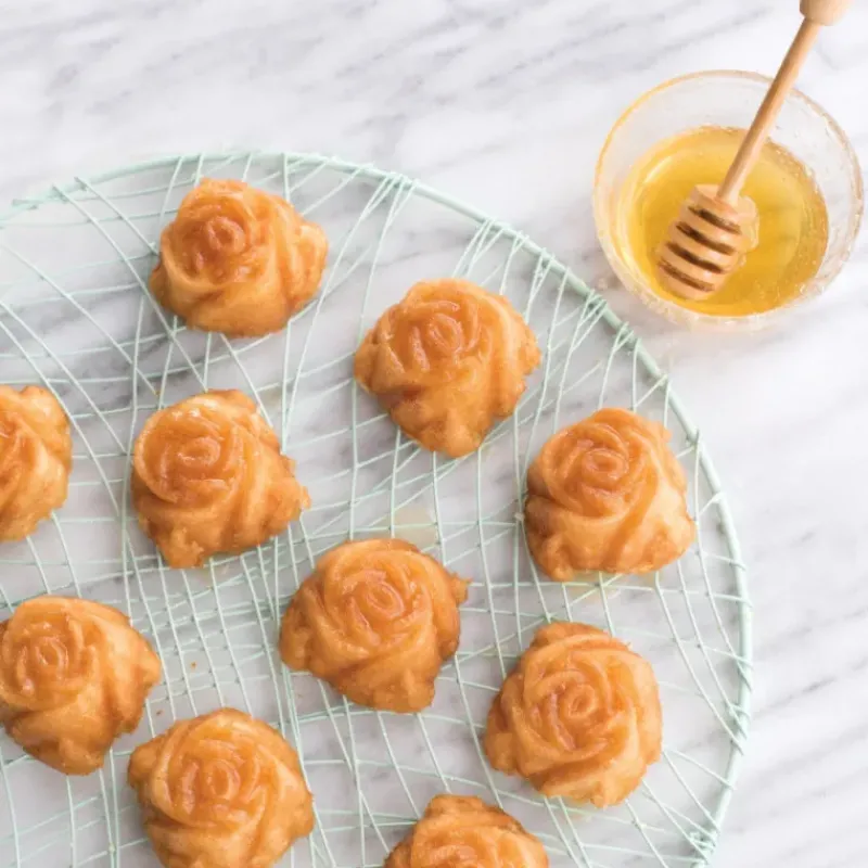 Moule Anti-adhésif|Moules À Gâteaux*NORDIC WARE Moule à Gâteaux Roses (x6) Toffee