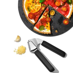 Presse Purée Et Moulin Légumes*OXO Presse Ail Gris en Inox